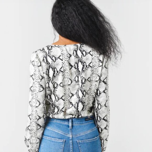 BB DAKOTA Women's Snake The Cake Satin Bodysuit Size Small Snakeskin Print - Picture 15 of 15